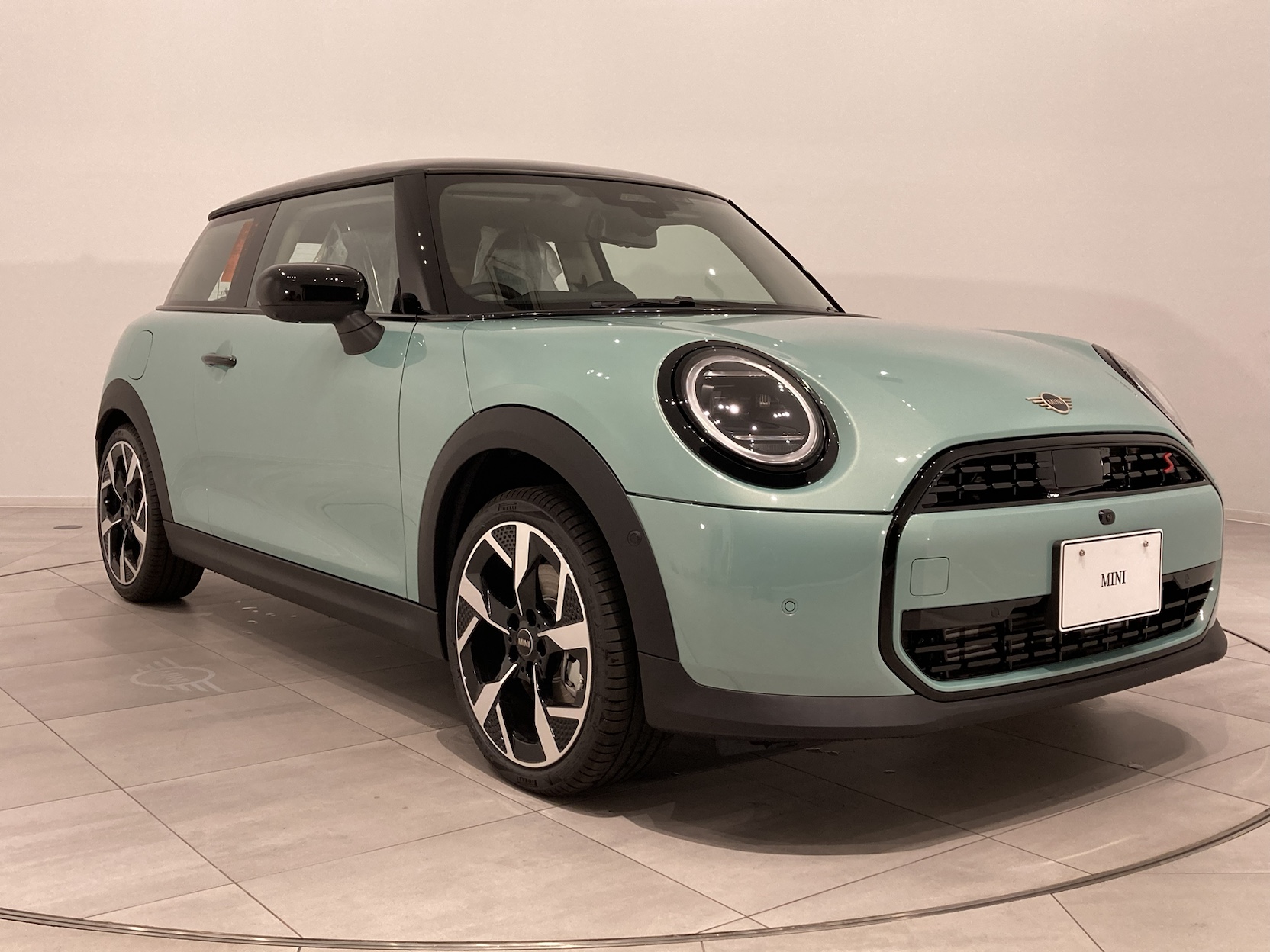 【新車】THE NEW MINI COOPER S