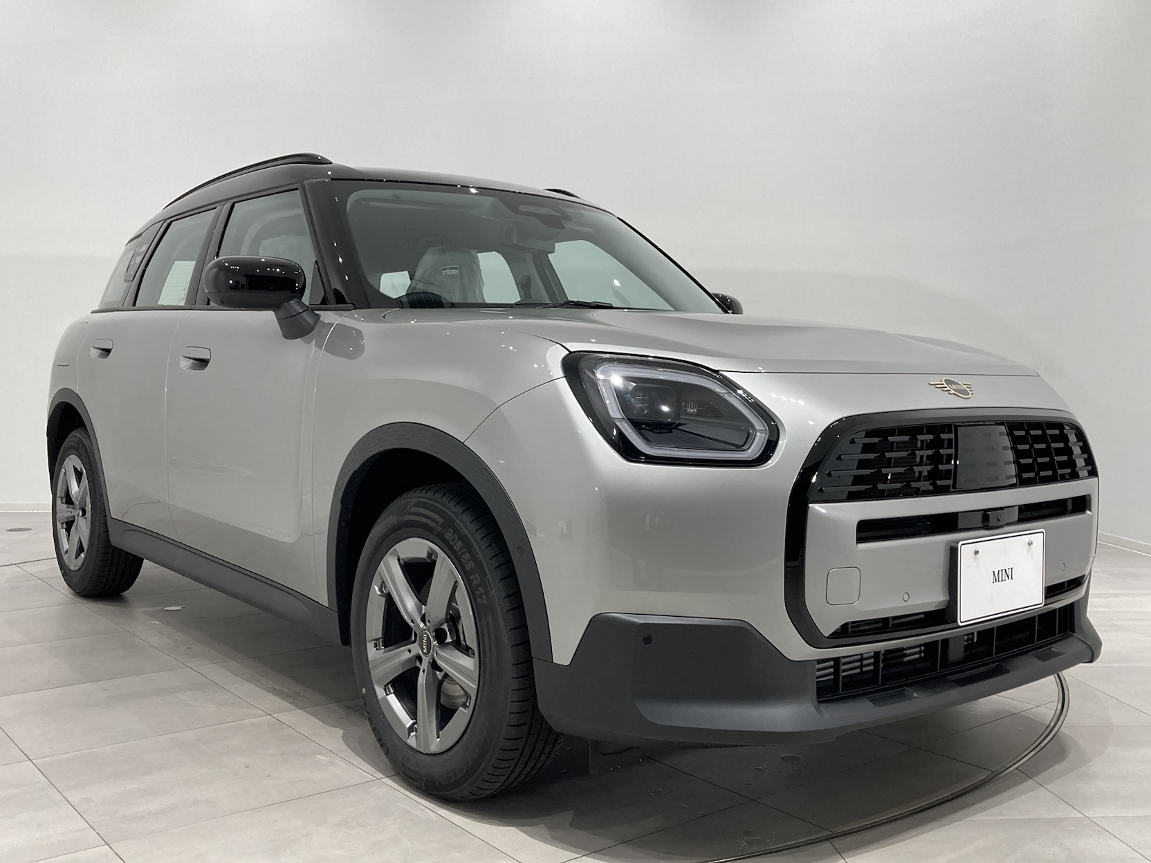 【新車】THE NEW MINI COUNTRYMAN