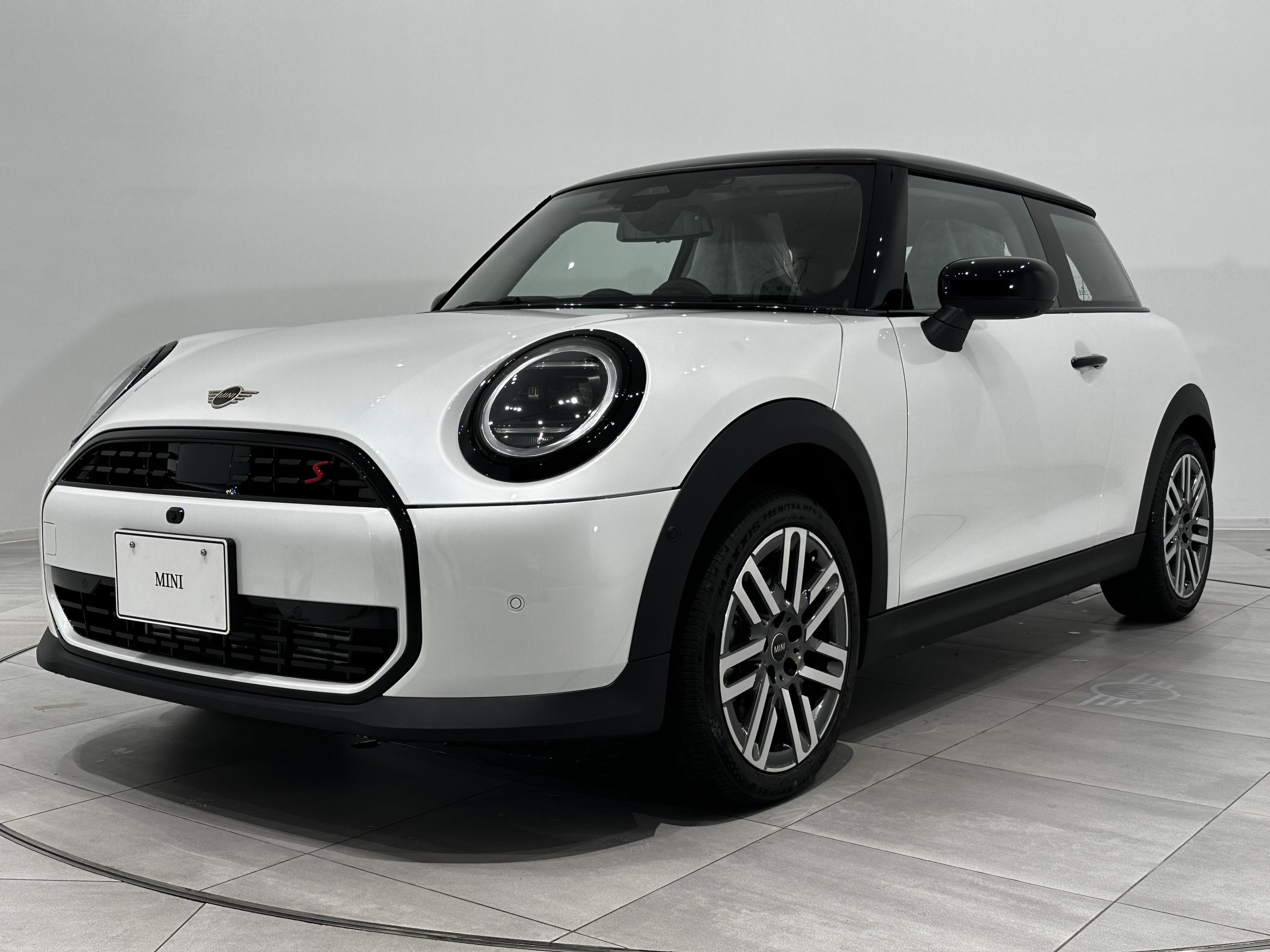 【新車】THE NEW MINI COOPER S