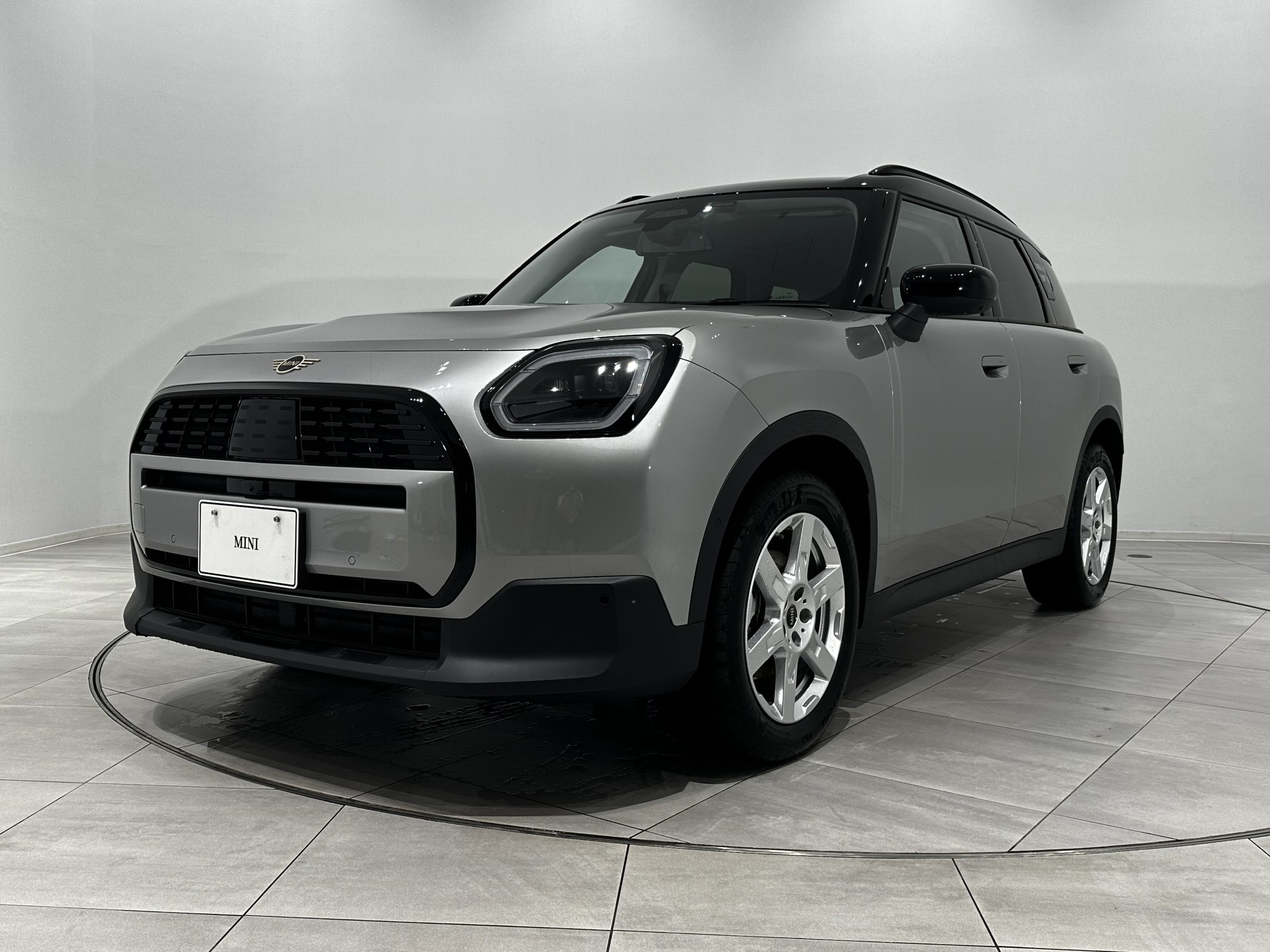 【新車】THE NEW MINI COUNTRYMAN D