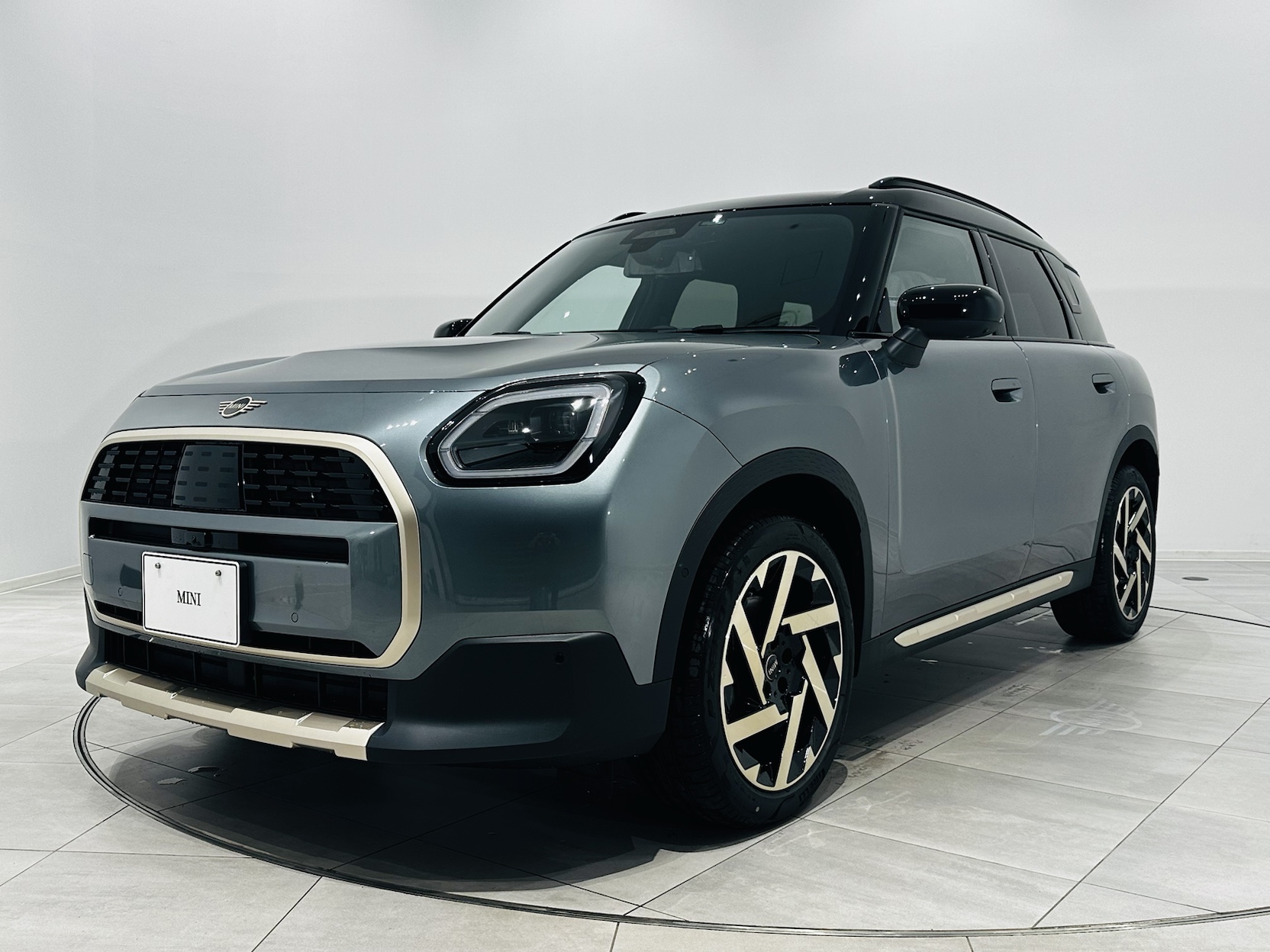 【新車】THE NEW MINI COUNTRYMAN D