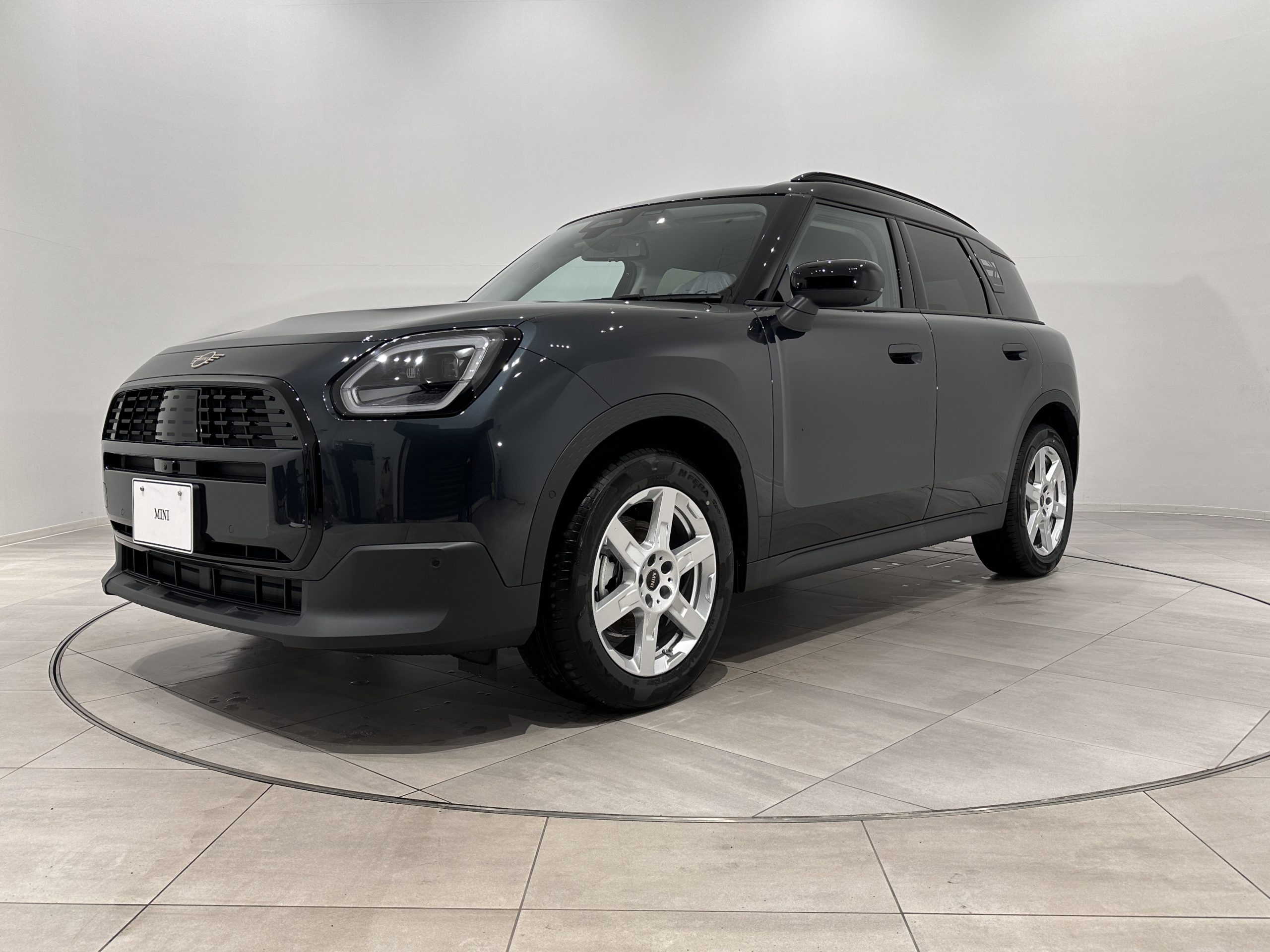 【新車】THE NEW MINI COUNTRYMAN. D