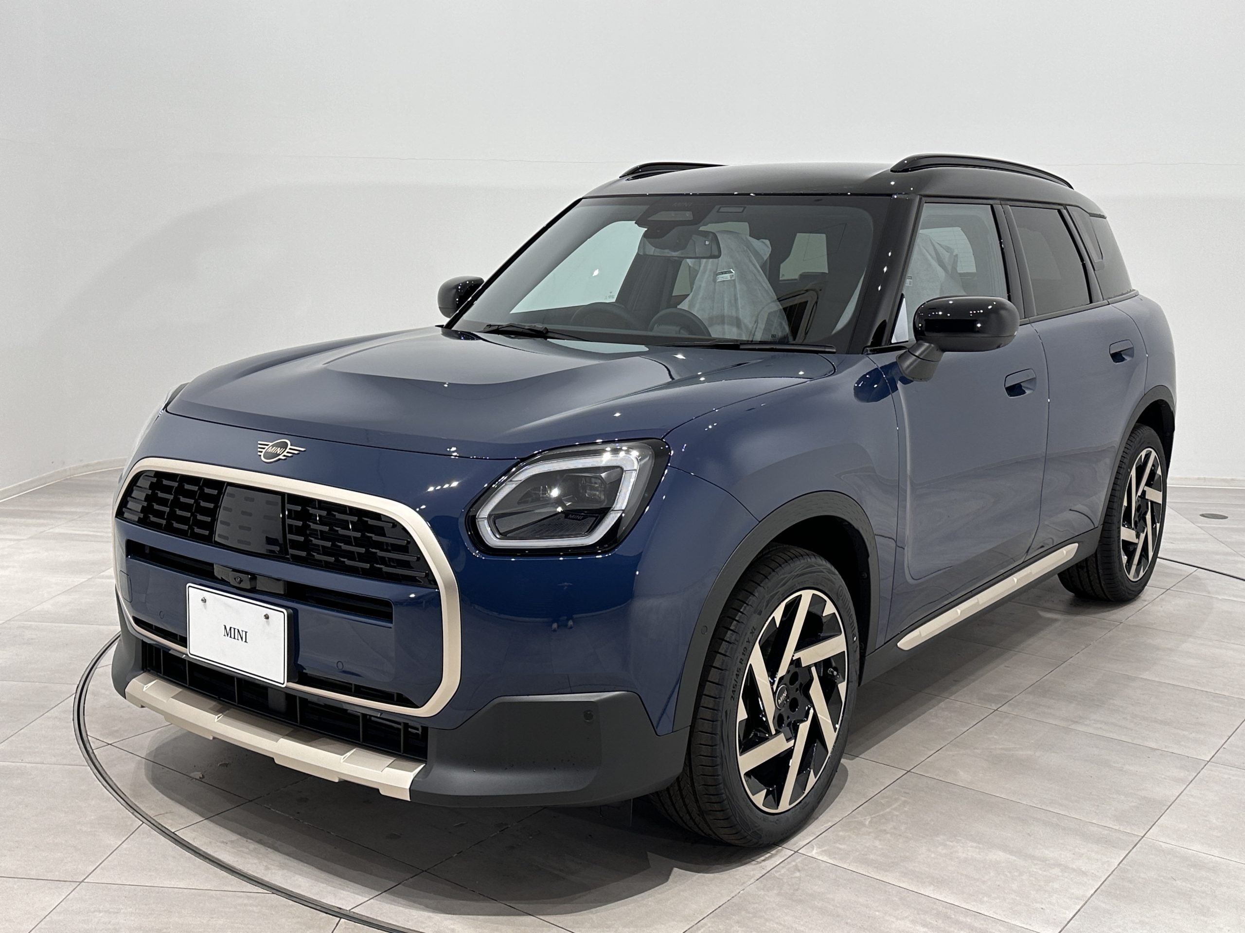 【新車】THE NEW MINI COUNTRYMAN.