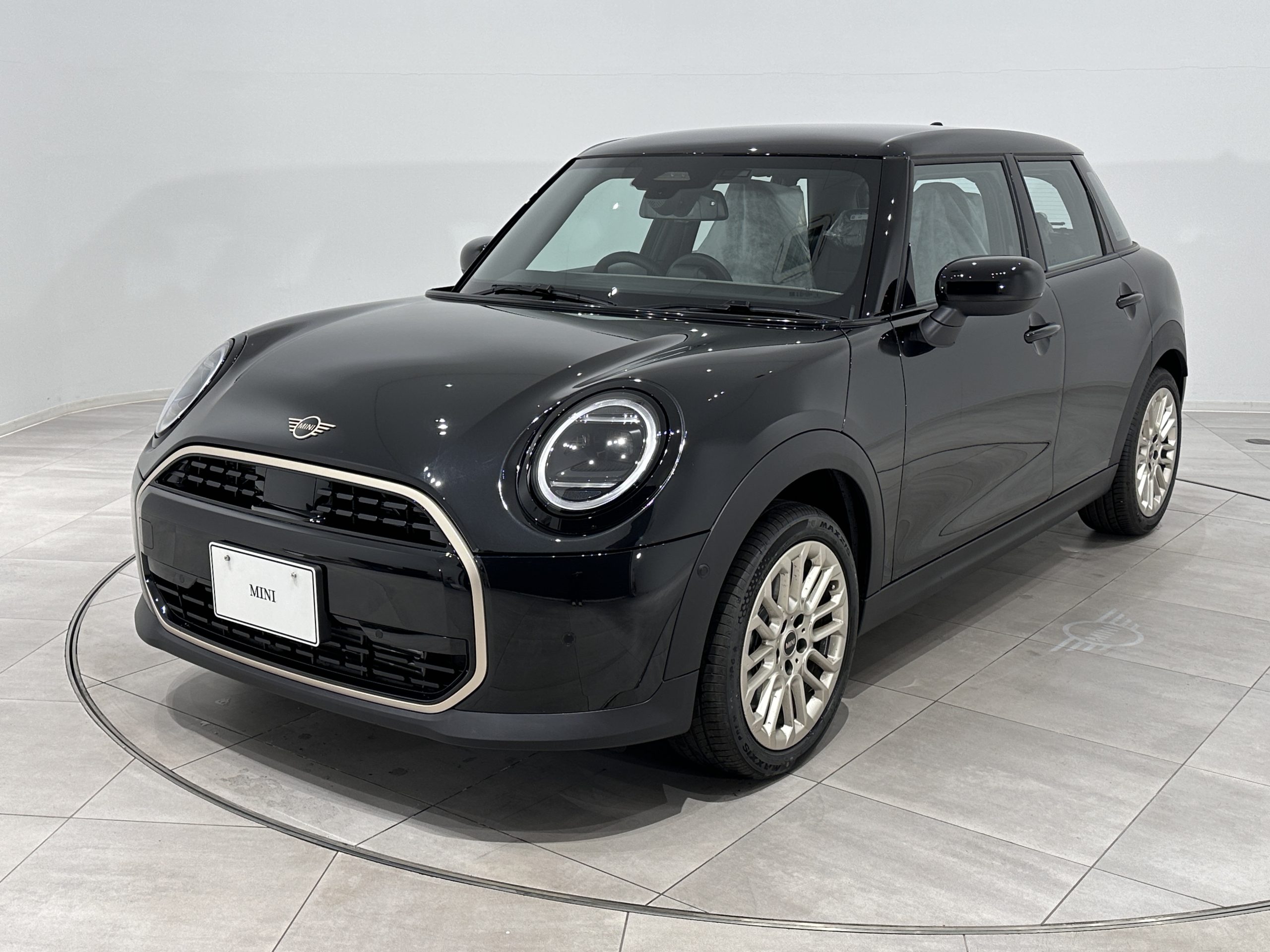 【新車】THE NEW MINI COOPER.