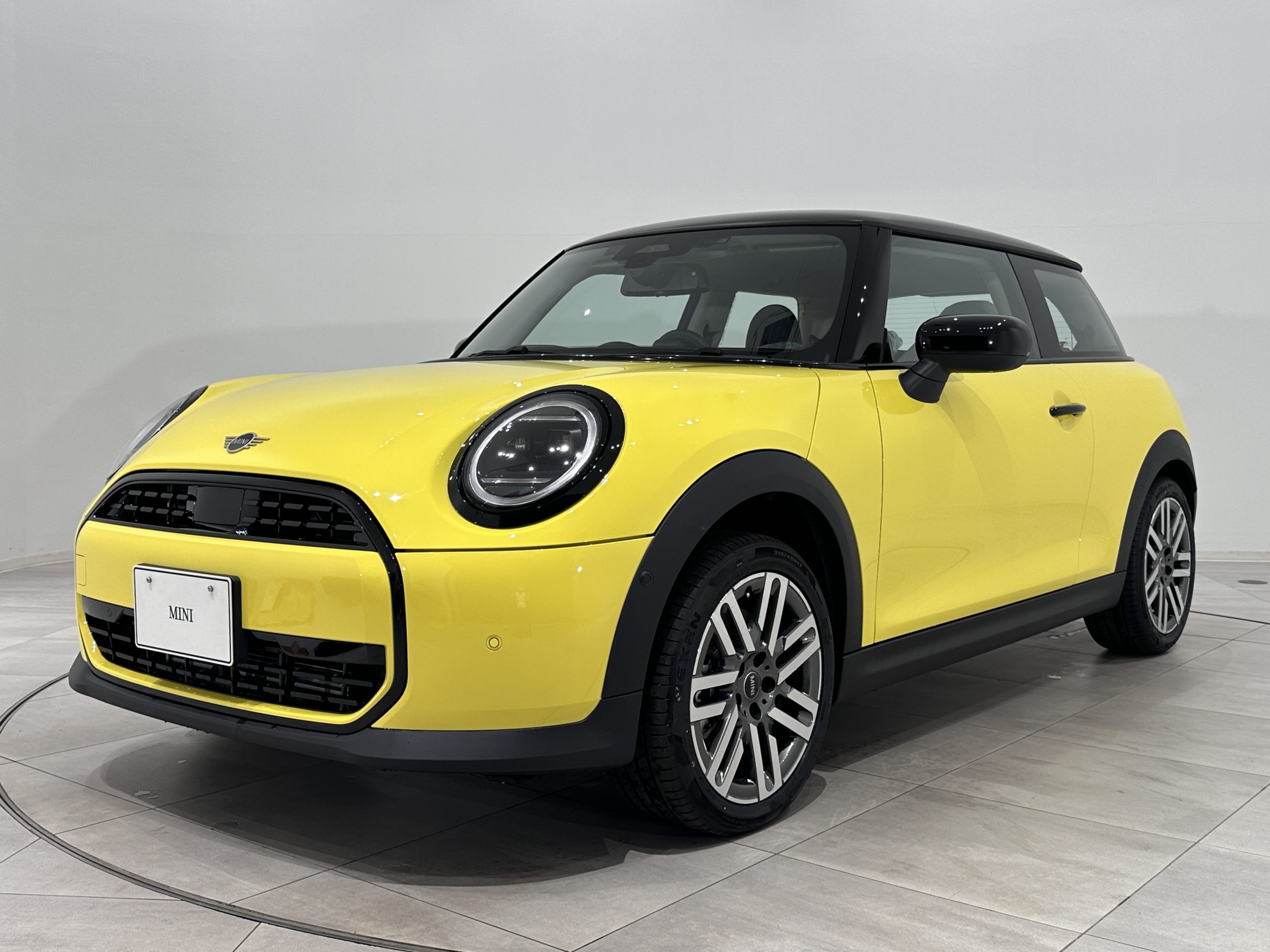 【新車】THE NEW MINI COOPER C.