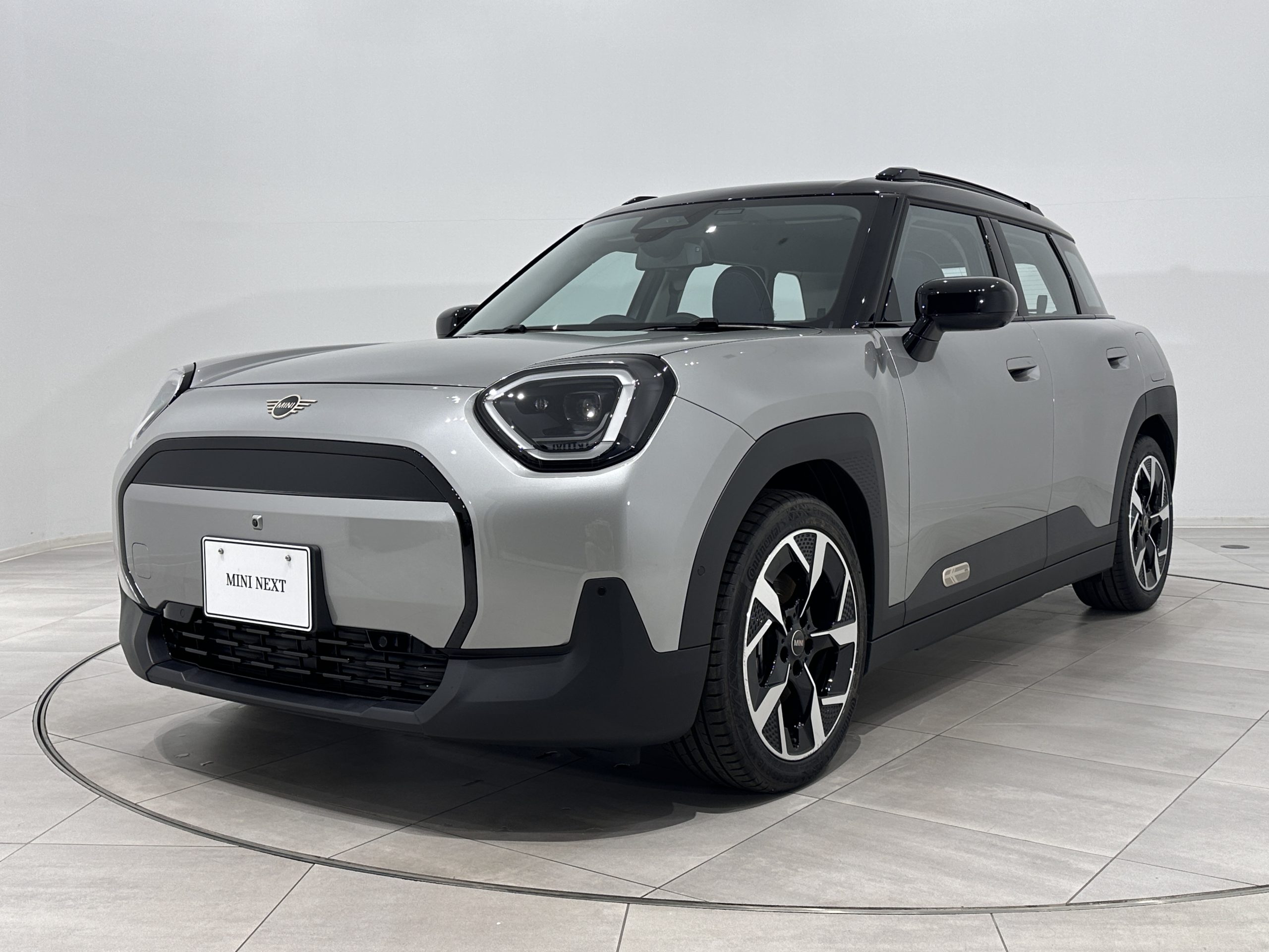 MINI ALL-ELECTRIC ACEMAN.