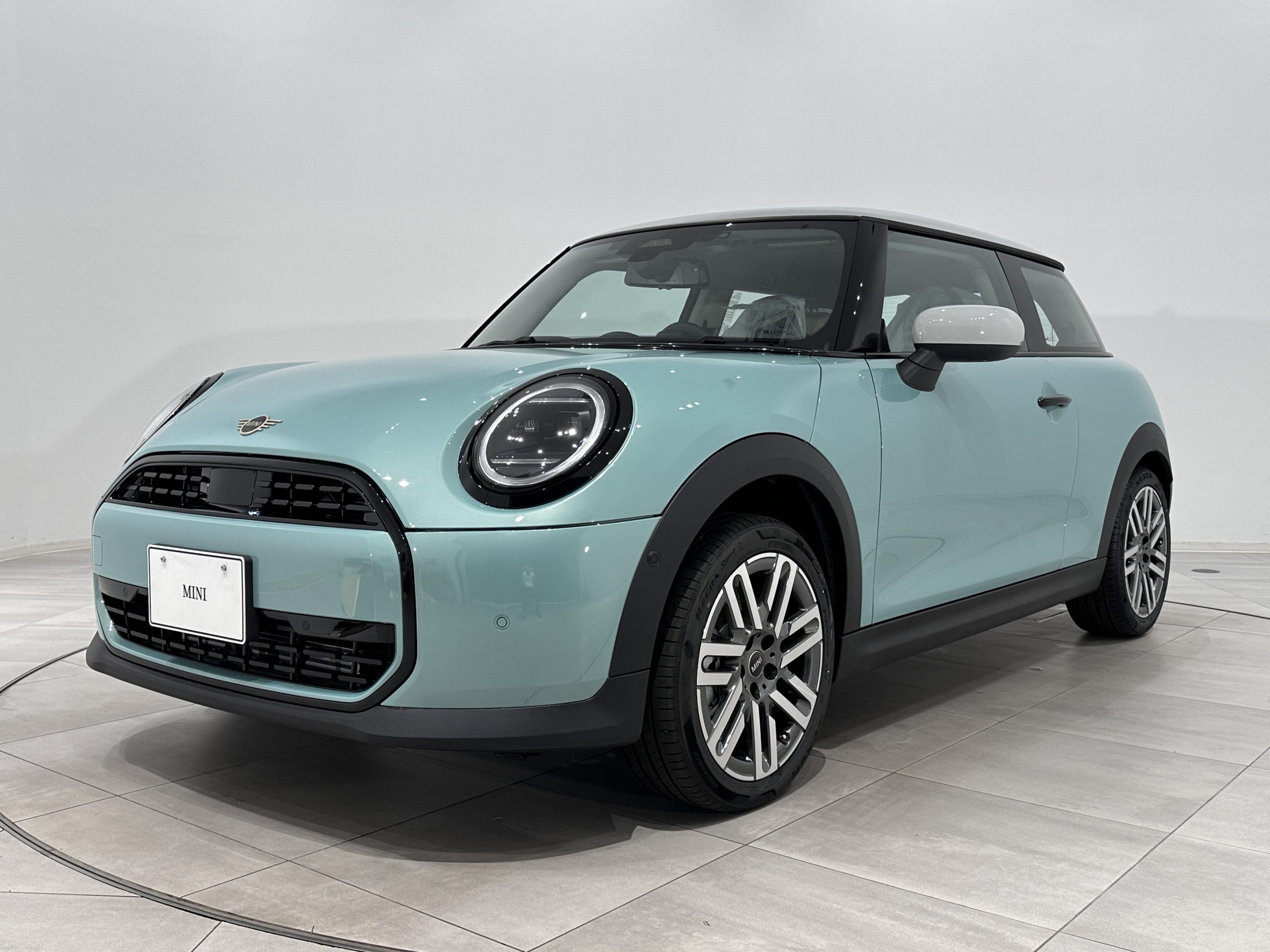 【新車】THE NEW MINI COOPER.