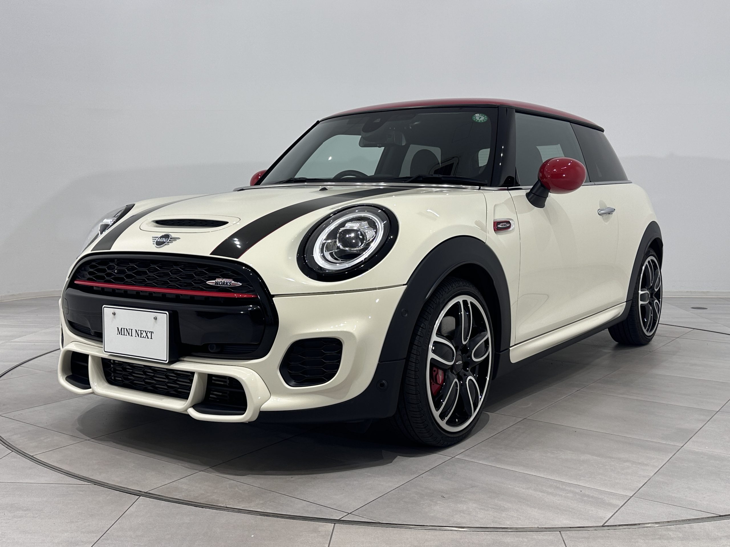 MINIJOHN COOPER WORKS.