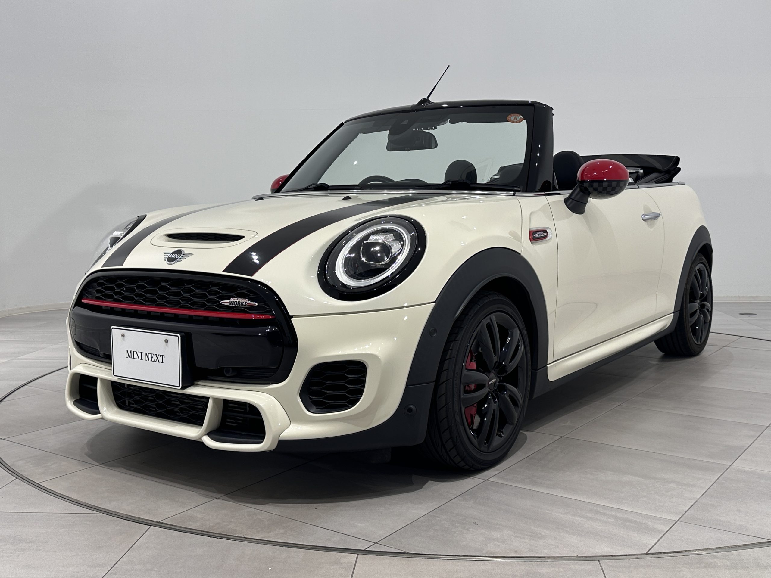 MINI CONVERTIBLE JCW