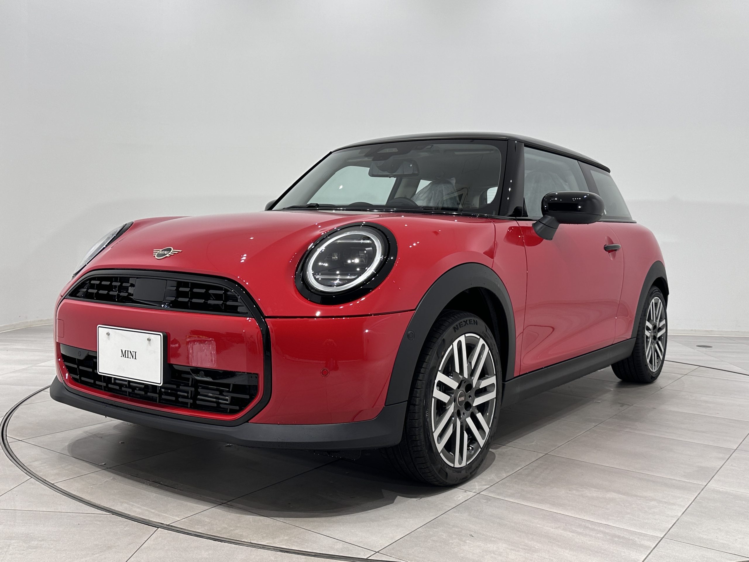 【新車】THE NEW MINI COOPER.