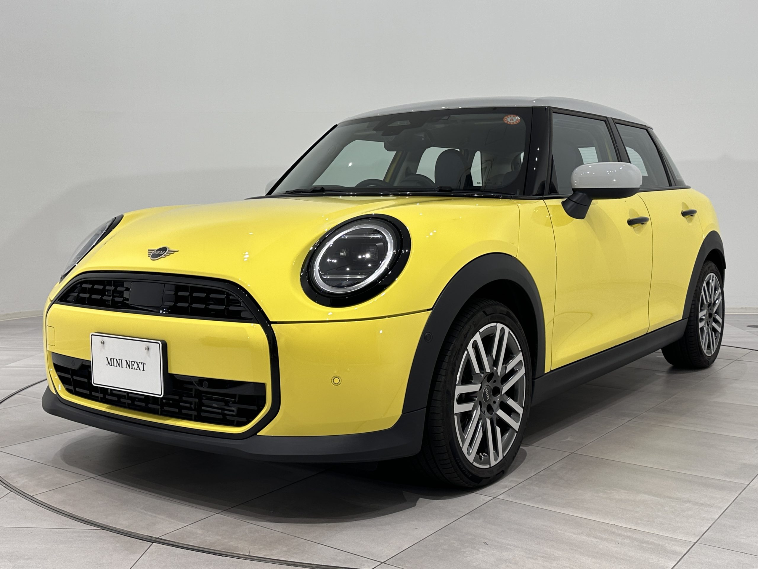 激レア！極美品！新品同様！MINI S R56 ディーラー購入品ミニチャンプス 激レア！極美品！新品同様！MINI S R56 ディーラー購入品