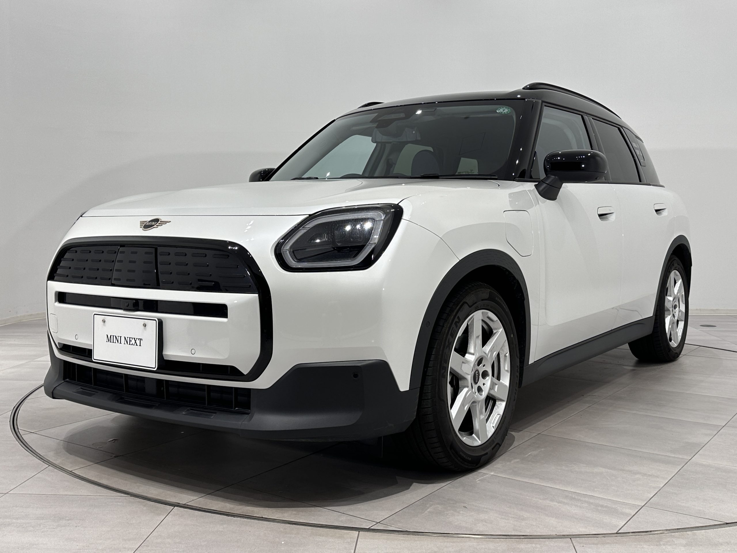 ALL-ELECTRIC MINI COUNTRYMAN E