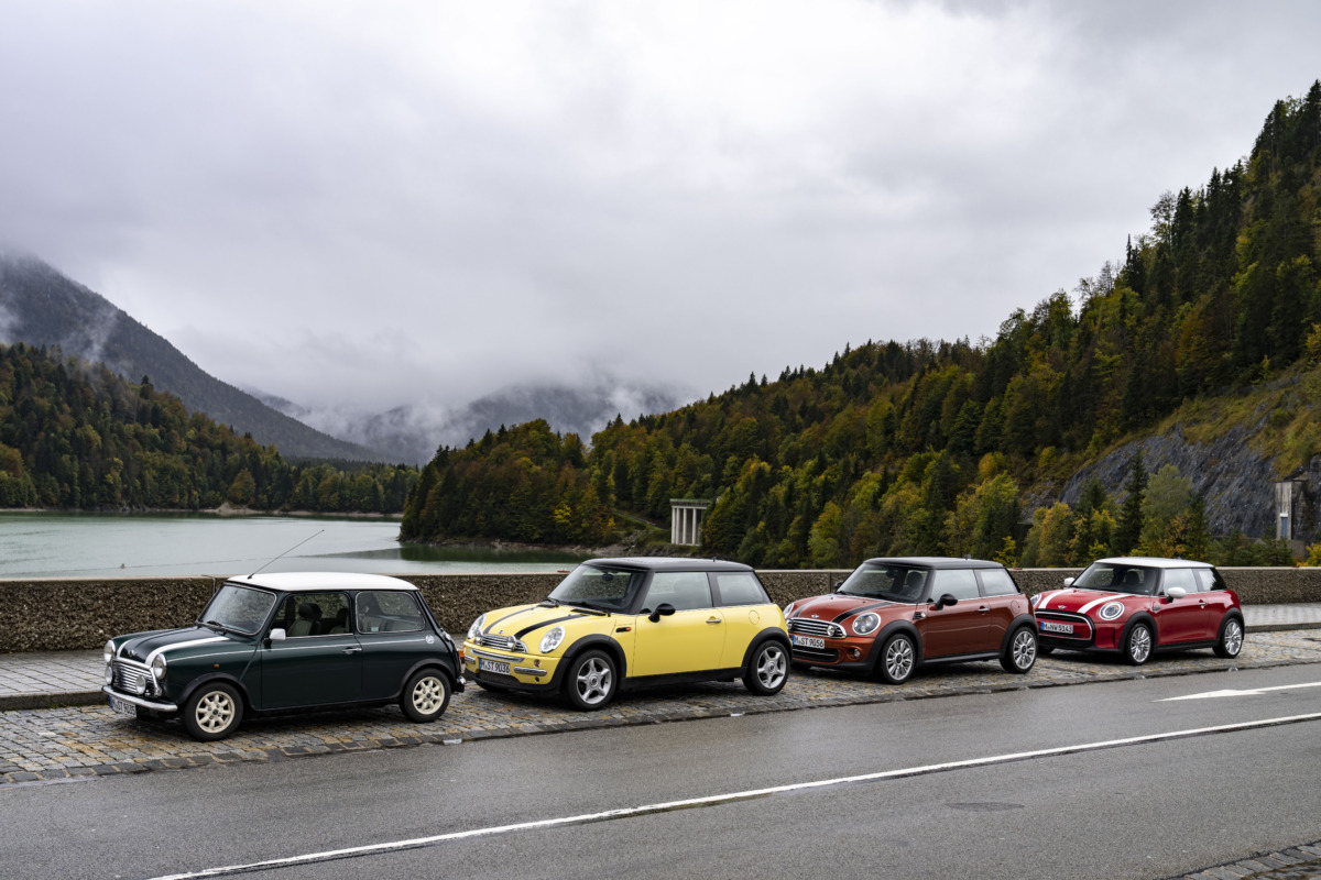 クラシックミニとBMW MINI（R50、R56、F56）のデザイン比較