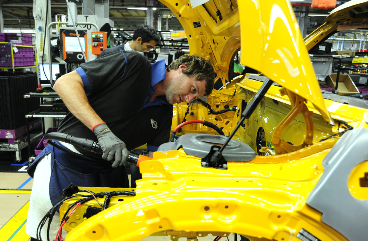 ミニクーパーの新車を買ったら納期はどのくらいかかる？