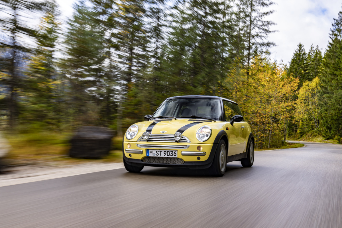 第1世代ミニ（R50、R52、R53）の歴史