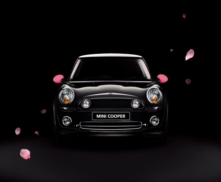 ミニ ミーツ サクラエディション（MINI meets SAKURA. EDITION）。期間限定車として登場