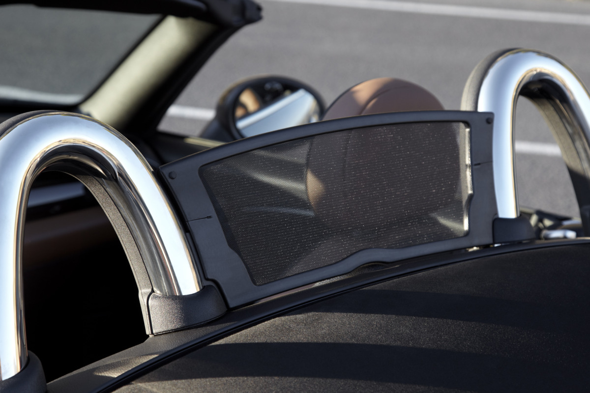 ミニロードスターはウインドディフレクターの有無をチェック