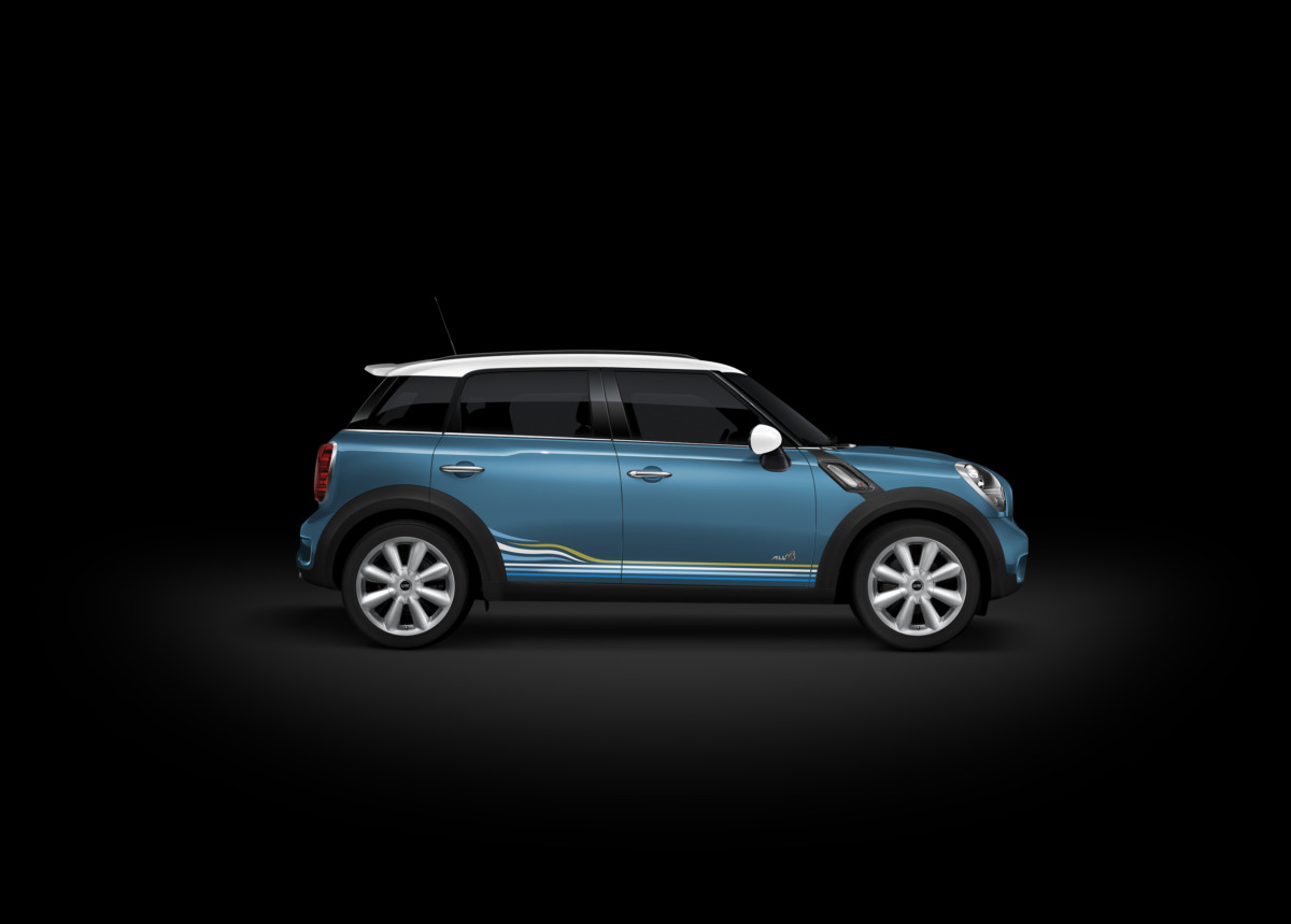 爽やかなサマースタイルを表現したミニクロスオーバーマリーン