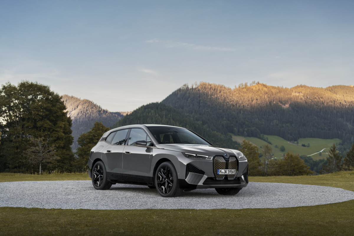 BMWブランドの最新EV、BMW iXの性能