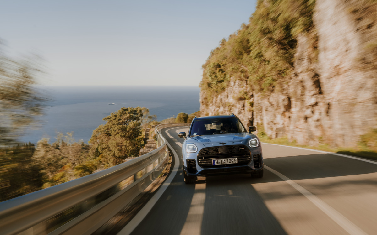 限定車 MINI カントリーマン スレートブルー